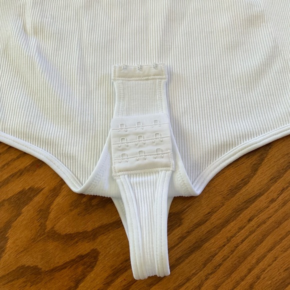 NWOT Dynamic Ribbed One Size Women’s Bodysuit - Picture 7 of 7